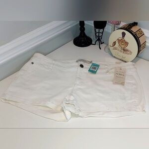 Torrid White Trouser Flip Fray Jean Shorts Size 18 NWT
